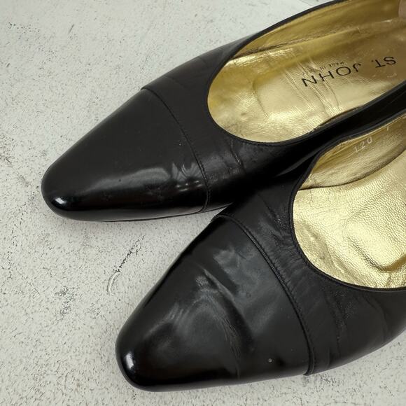 ST JOHN Black Leather Patent Toe Flat Low Heel Shoes Women's Size 7 AAA - Picture 3 of 10